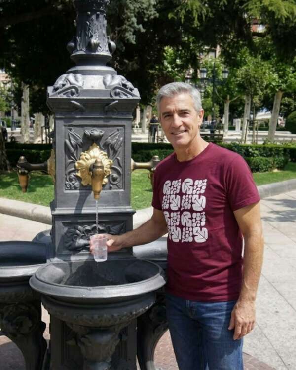 Camiseta Hombre Burgundy "Baldosa"